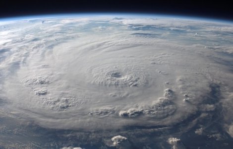 Bangladesh: Cel putin 24 morti, pe fondul fenomenelor naturale extreme cauzate de ciclonul Roanu