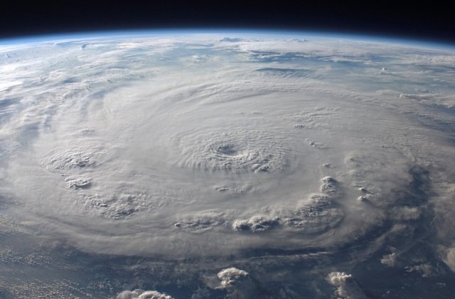 Bangladesh: Cel putin 24 morti, pe fondul fenomenelor naturale extreme cauzate de ciclonul Roanu