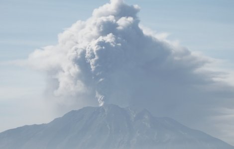 Vulcanul Sinabung din Indonezia a erupt! Cel putin sapte persoane au murit
