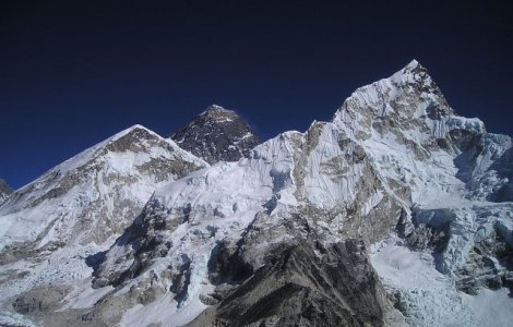 Foto  Everest NU mai este cel mai inalt munte din lume. S-au descoperit si alte &#39;&#39;inaltimi&#39;&#39;