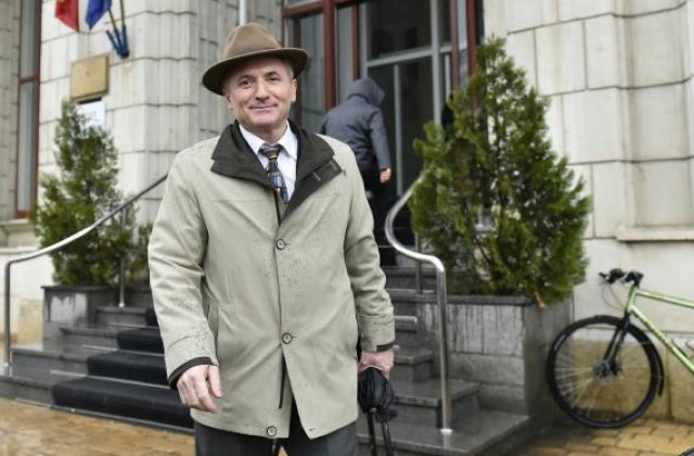 Procurorul General: Dan Condrea urma sa fie chemat luni la audieri