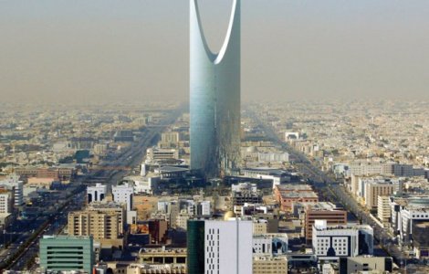 Amenda de 165.000 de lei pentru ca a verificat telefonul sotului