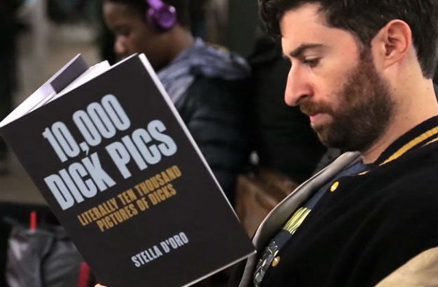 [VIDEO] Farsa amuzanta: A pus coperte false pentru a vedea cum reactioneaza oamenii din metrou