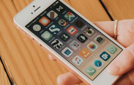 Apple a recunoscut ca pretul iPhone este prea ridicat