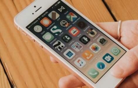 Apple a recunoscut ca pretul iPhone este prea ridicat