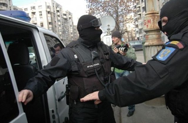 Perchezitii la locuinta lui Dan Condrea