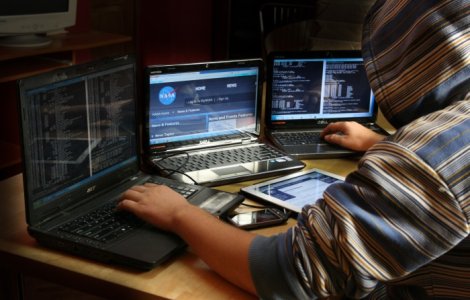 Un grup de hackeri a furat 12,7 milioane de dolari