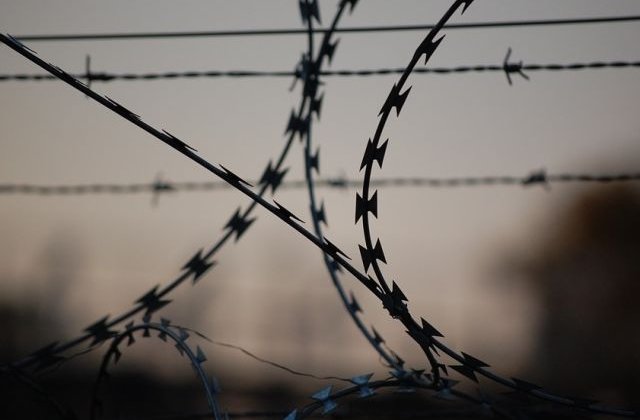 Constructia penitenciarului din Caracal, oprita pentru ca era la doar doi km de baza Deveselu