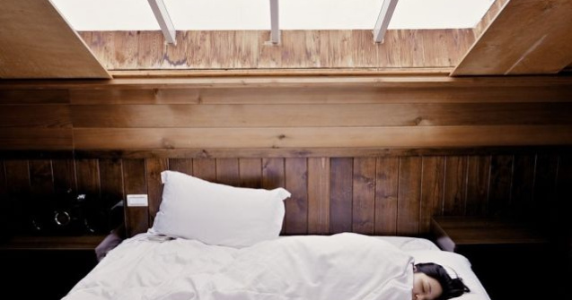 Recomandarile nutritionistilor: Bauturile si alimentele care combat insomnia