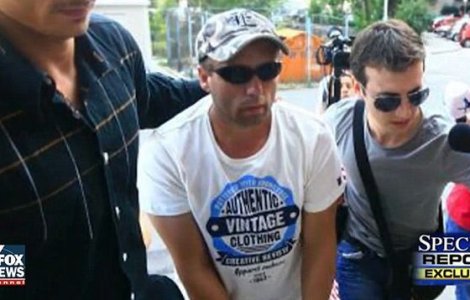 Hackerul roman Guccifer risca pana la sapte ani de inchisoare in SUA