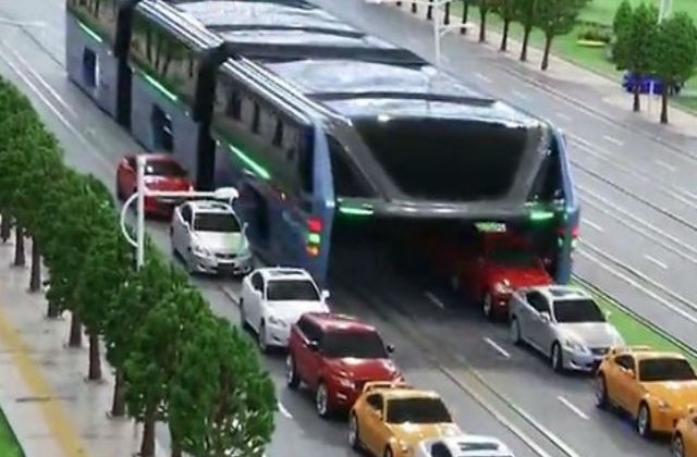 [VIDEO] Concept ingenios: autobuzul care nu va ramane niciodata blocat in trafic