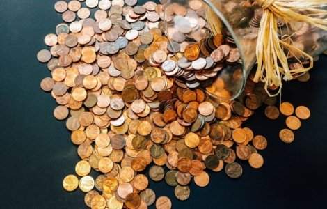  Top  7 trucuri care te ajuta sa economisesti bani in fiecare luna