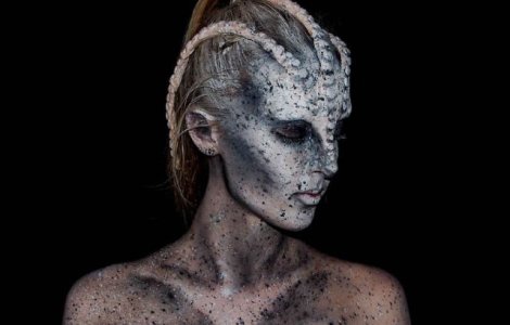  Foto  Cat talent! Aceasta tanara se transforma in monstri hidosi cu ajutorul machiajului