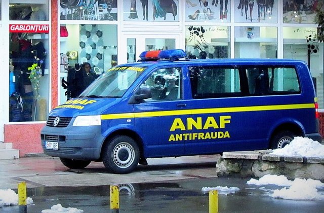 Inspectorii antifrauda au dat amenzi de peste un milion de lei in "Dragonul Rosu"