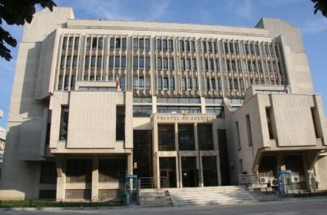Alerta de securitate la Tribunalul Iasi, unde un barbat a anuntat amplasarea unui pachet suspect