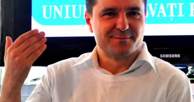 Seful de campanie al lui Nicusor Dan apare in "Panama Papers"