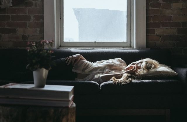 Motivul pentru care nu dormi bine atunci cand mergi intr-un loc nou