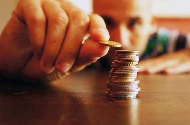 Ce modificari aduce 1 iunie: schimbari de taxe, liber la munca in Elvetia, noi reguli in fotbal