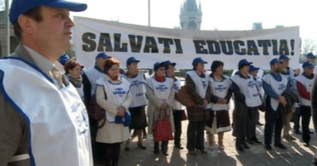 Protestul profesorilor ii tine pe elevi mai mult la scoala