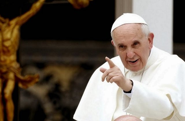 Papa Francisc se implica in fotbal