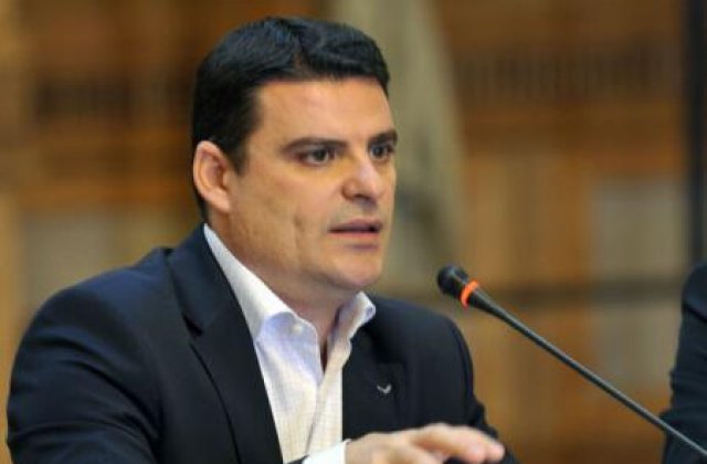 Radu Tudor: Cine castiga duminica alegerile