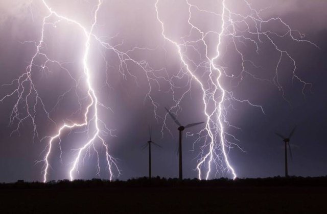 Cod galben de ploi si descarcari electrice