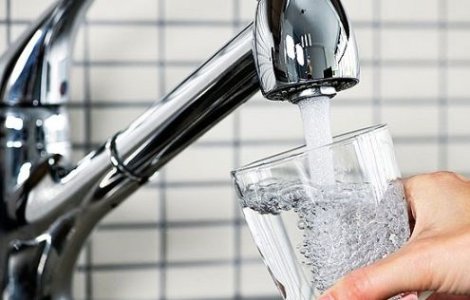 Au ramas fara apa potabila din cauza alegerilor locale