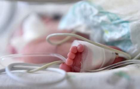 Bebelusul ei e declarat mort. Ce s-a intamplat cand l-a luat in brate