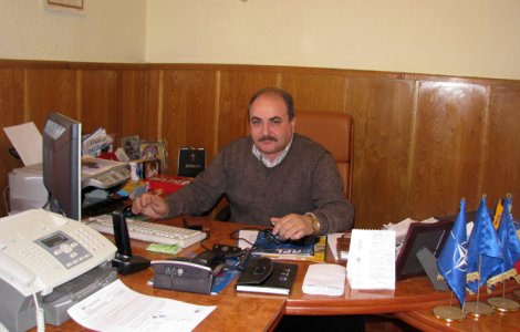 Primarul social-democrat ales cu 100% din voturi