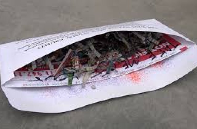 Bomba trimisa prin posta