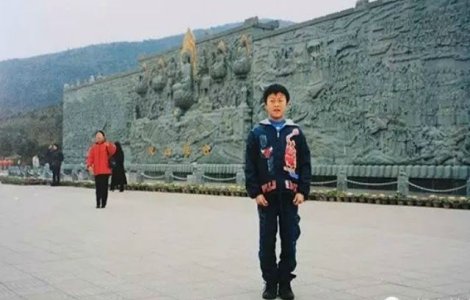 Mama ei apare intr-o fotografie facuta de sot in urma cu 16 ani