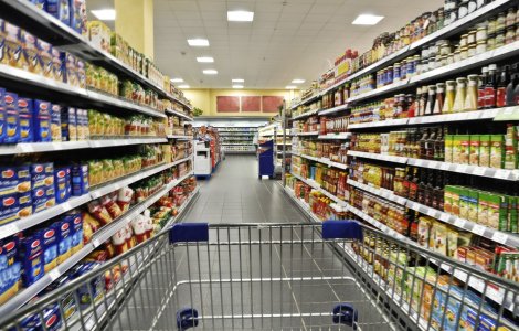 Pretul alimentelor va creste considerabil, daca Iohannis aproba legea supermarketurilor