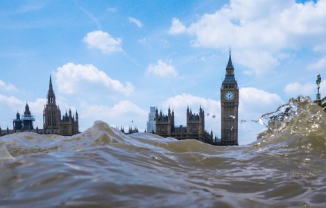 Londra luata cu asalt de dezastre