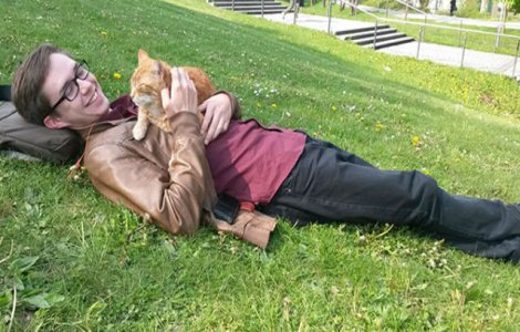  Foto  Campus Cat, pisicuta care ajuta studentii sa se relaxeze