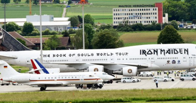  Video  Cum arata ED FORCE ONE, avionul Iron Maiden