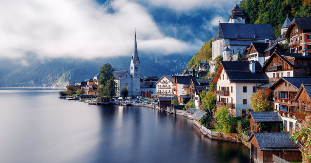  Top  Orase de poveste pe care chiar le poti vizita!