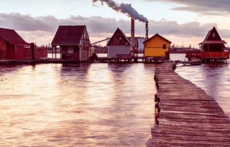  Foto  Uita de destinatiile exotice! Acesta este uluitorul sat plutitor aflat la cativa pasi de Romania