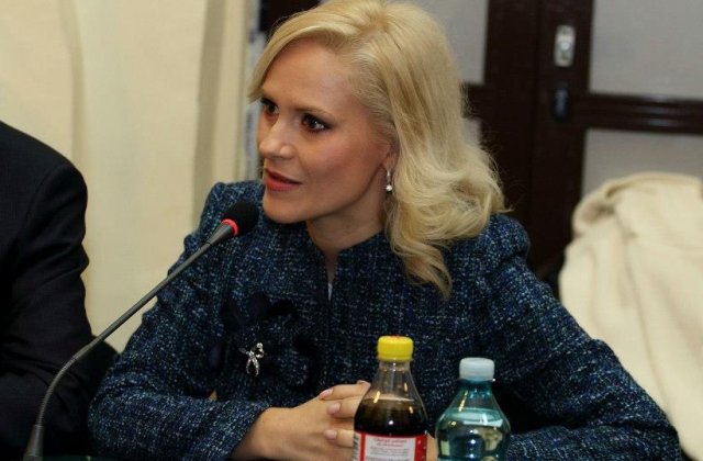 Gabriela Firea: Sfintim biroul si voi avea minim o icoana si, bineinteles, o biblie