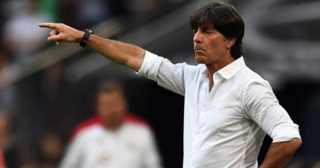  Video  Antrenorul Germaniei continua gesturile dezgustatoare