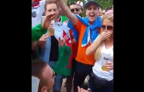  Video  Euro 2016: Cerere in casatorie langa Turnul Eiffel