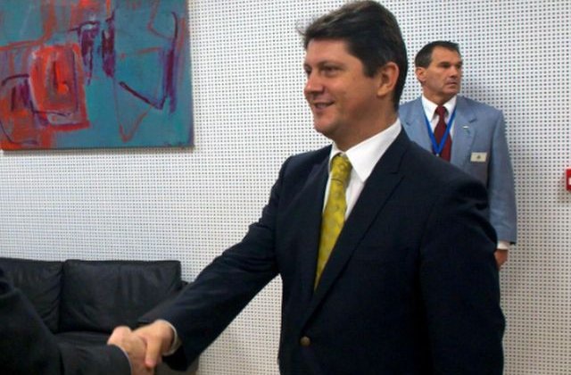 Comisia juridica a Senatului a respins cererea DNA privind incuviintarea urmaririi penale a lui Titus Corlatean