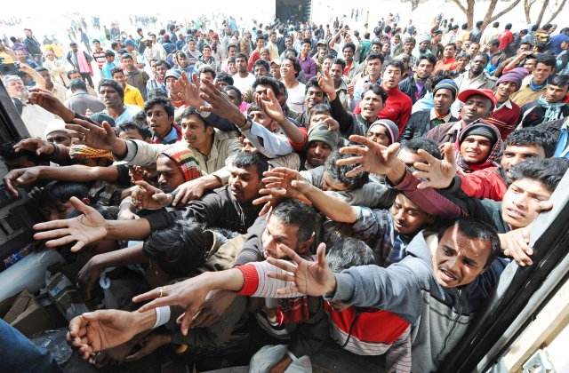 Marea Britanie nu mai este obligata sa acorde ajutor migrantilor