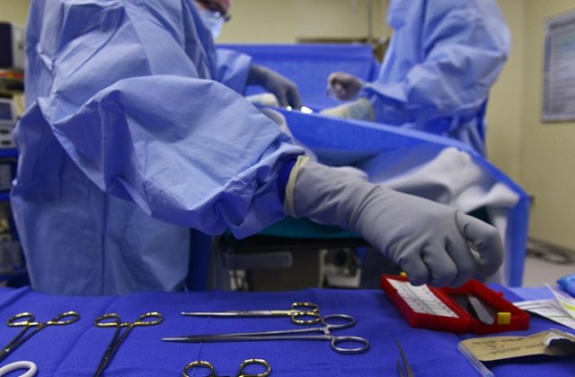 Operatie controversata: Un doctor chinez intentioneaza sa efectueze transplantul unui cap uman