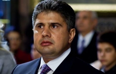 Alegeri locale 2016. Primarul care a depus juramantul in catuse