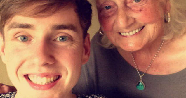 O bunica a facut o cautare pe Google si a devenit celebra pe Internet