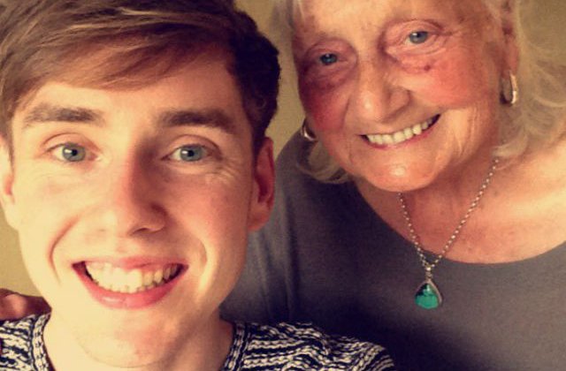 [FOTO] O bunica a facut o cautare pe Google si a devenit celebra pe Internet