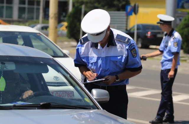 Politist de la Rutiera, ridicat de DNA pentru ca cerea servicii sexuale in schimbul permiselor de conducere