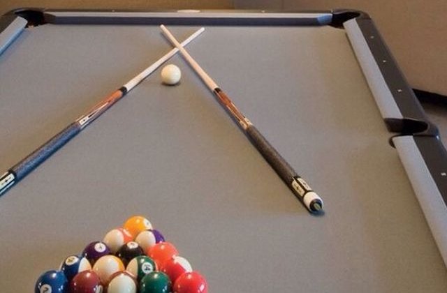 Efectul Euro 2016: Barbat din Alba Iulia, batut cu tacul de biliard dupa ce a spus ca nationala nu va ajunge in optimi