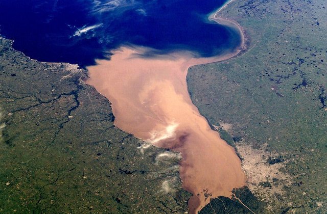 Inundatii, uragane, furtuni de nisip! Lumea vazuta din satelit, in 20+1 imagini fascinante