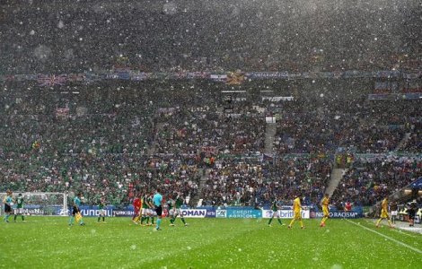 Meciul Ucraina - Irlanda de Nord a fost intrerupt pentru scurt timp din cauza grindinei
